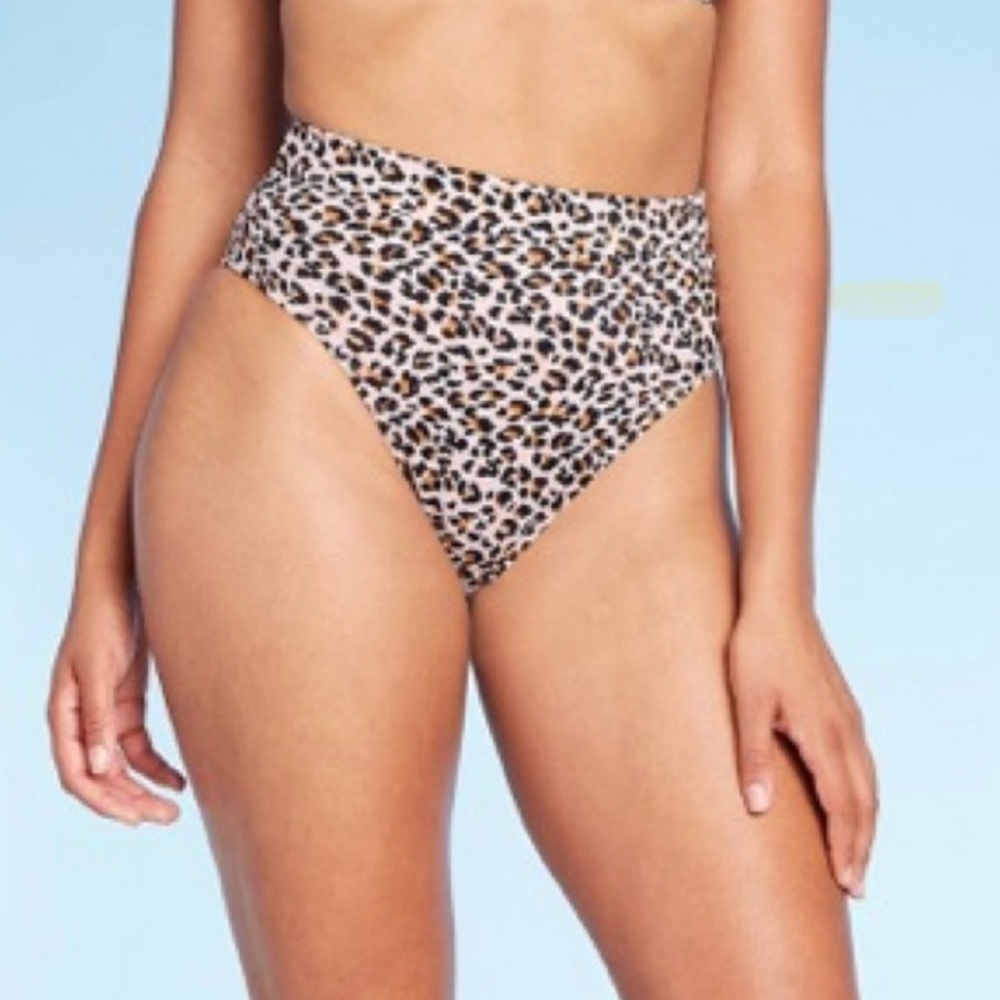 NWT high waisted leopard swim suit buttoms